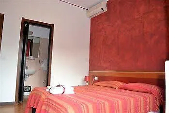 Gioia Penzion Milán